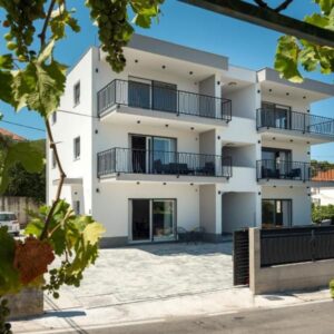 Medium Home / Condo